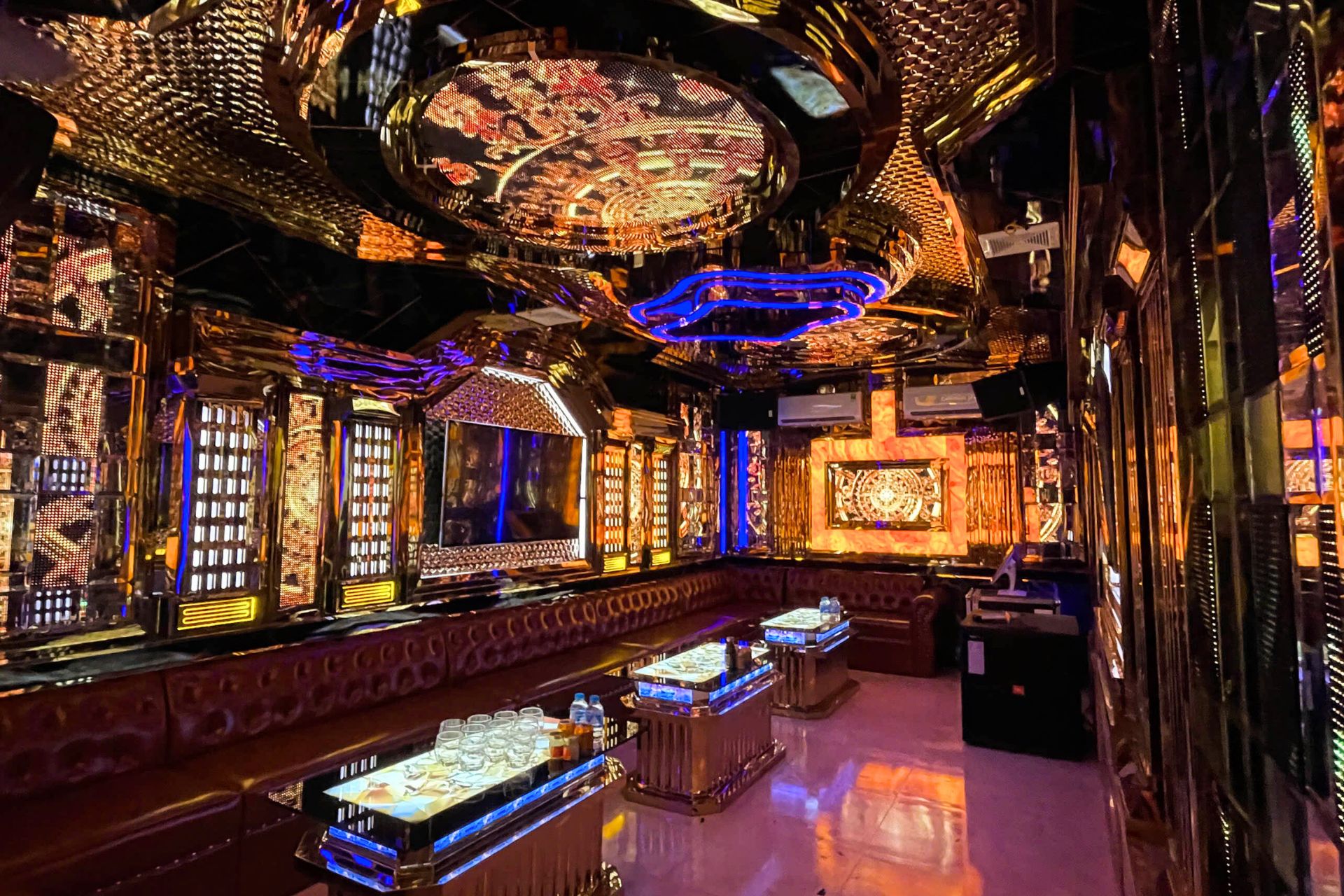 không gian phòng hát karaoke Palace KTV
