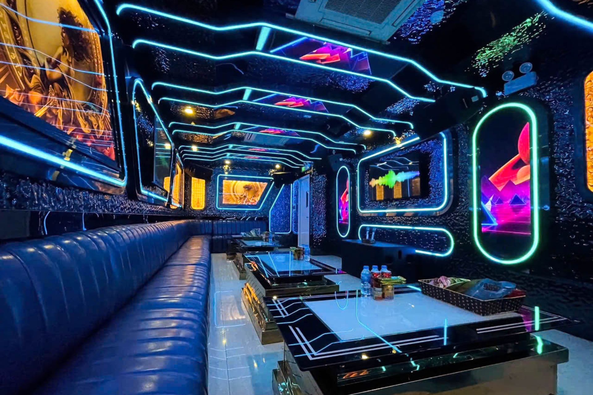 không gian phòng hát rộng rãi tại Karaoke Crown