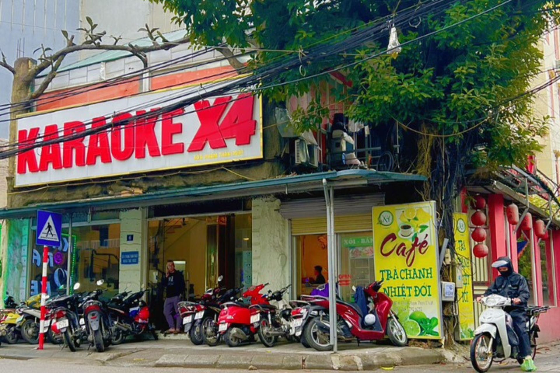 mặt tiền quán hát karaoke X4