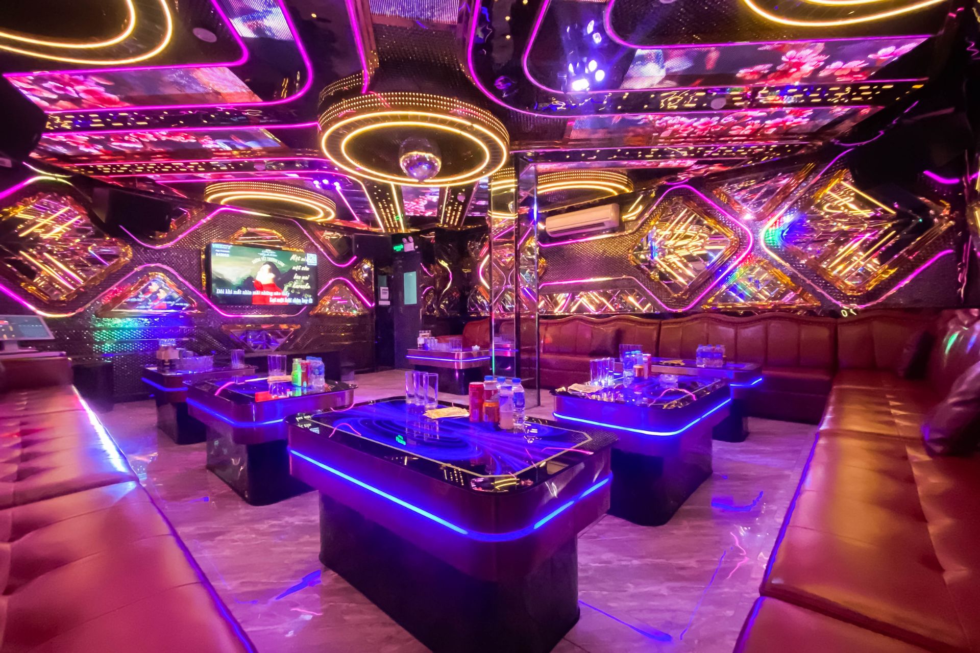 phòng hát tại karaoke Vũ Hải