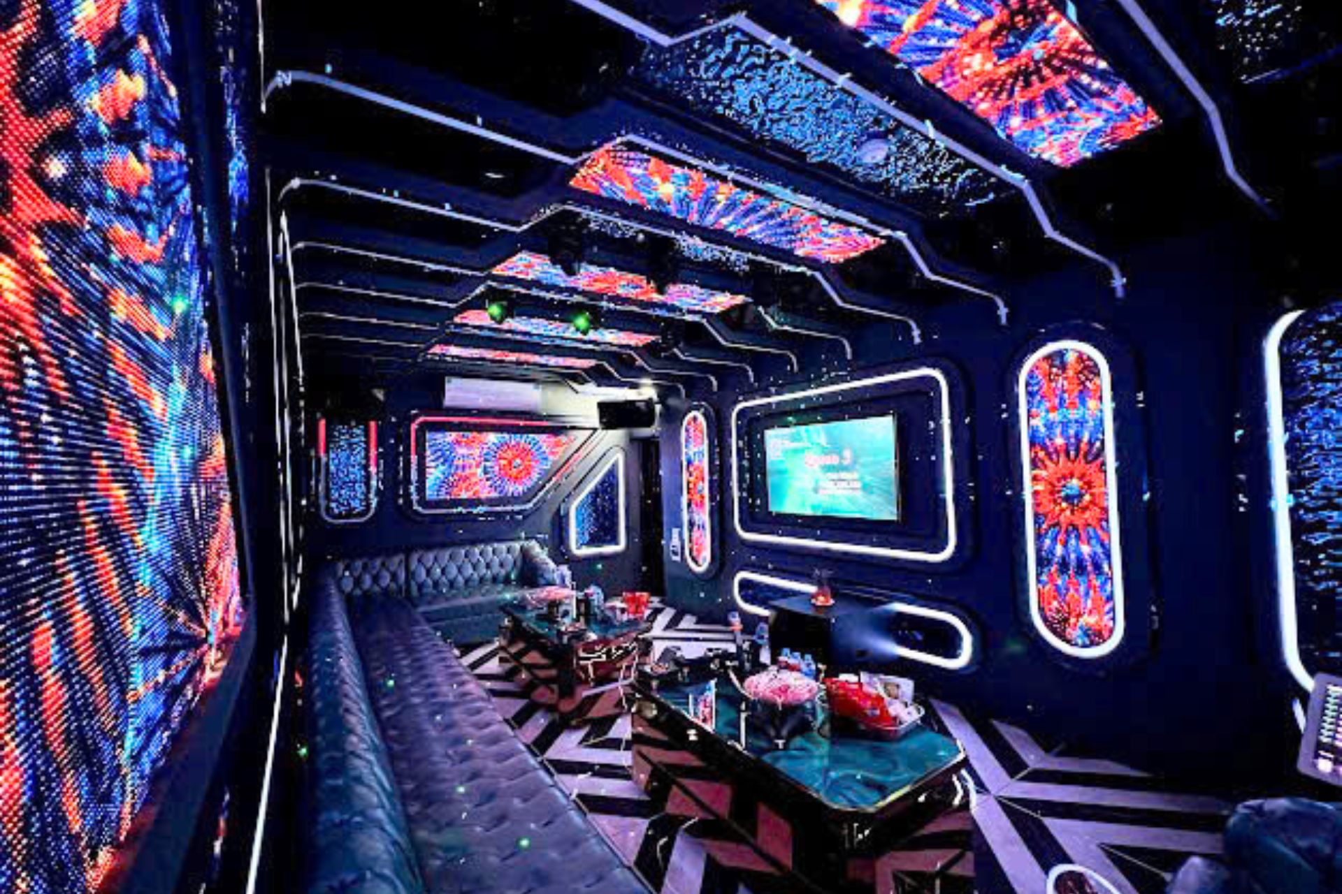 phòng hát tại Karaoke SOL KTV 172 Nguyễn Khánh Toàn