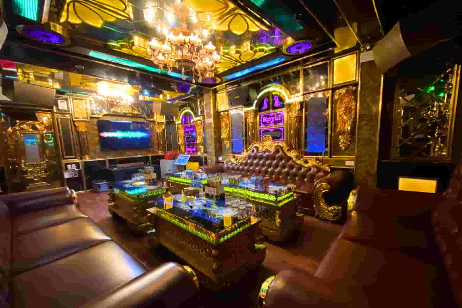 phòng hát tại karaoke Royal 31 Nguyễn Khang