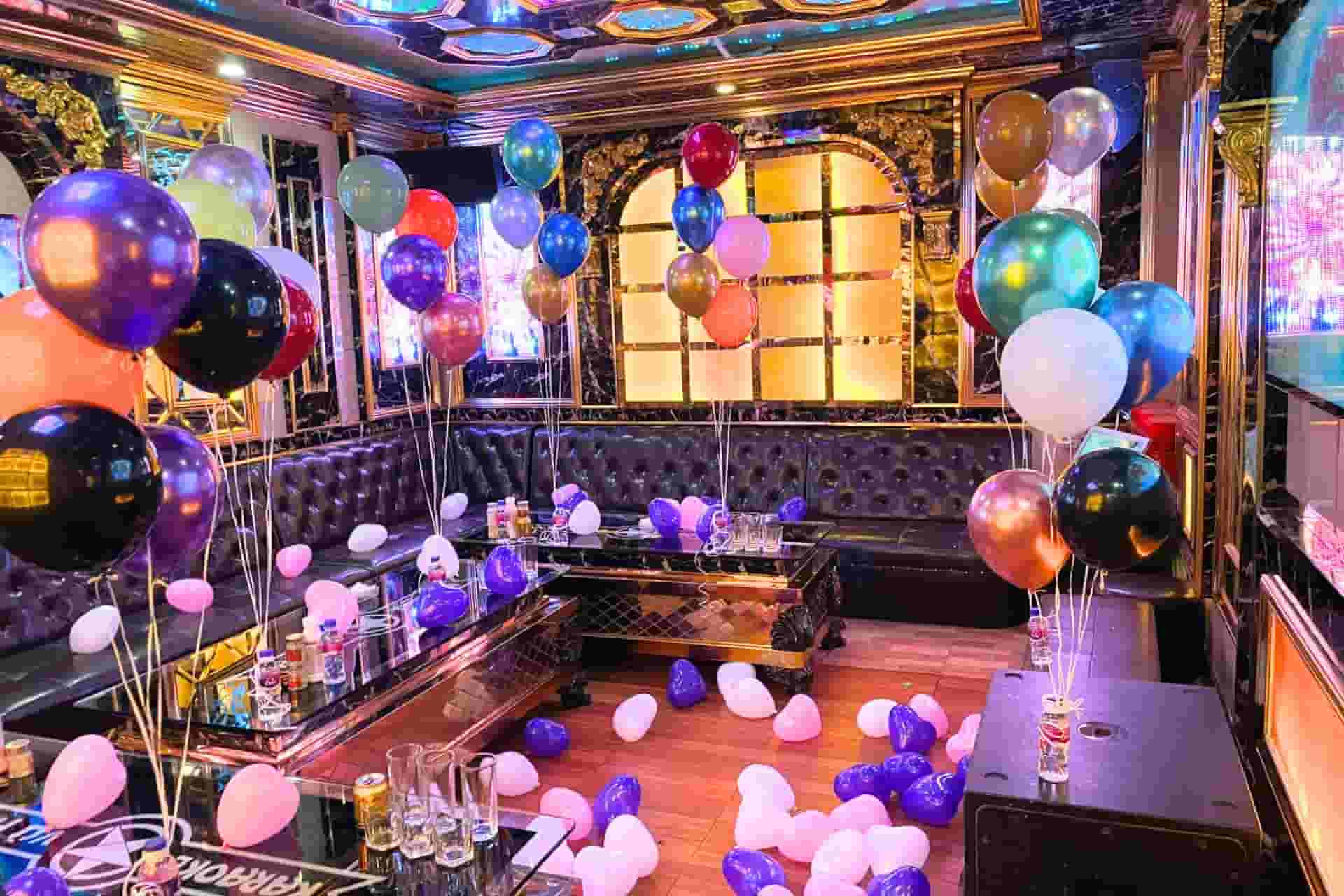 trang trí theo yêu cầu tại karaoke Winer 33 Nguyễn Khang