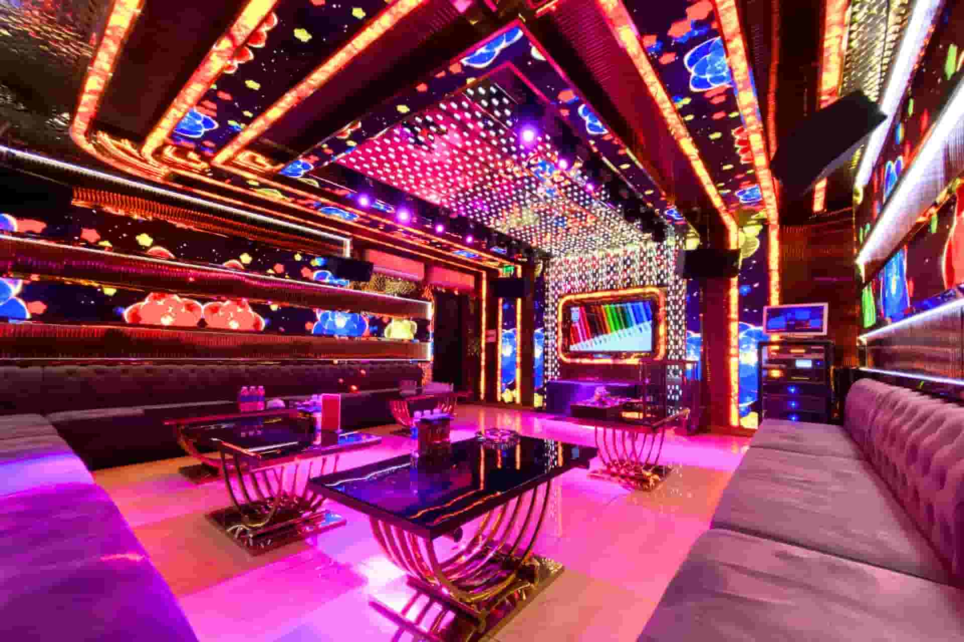 phòng hát Karaoke TipTop tại 85G Nguyễn Khang