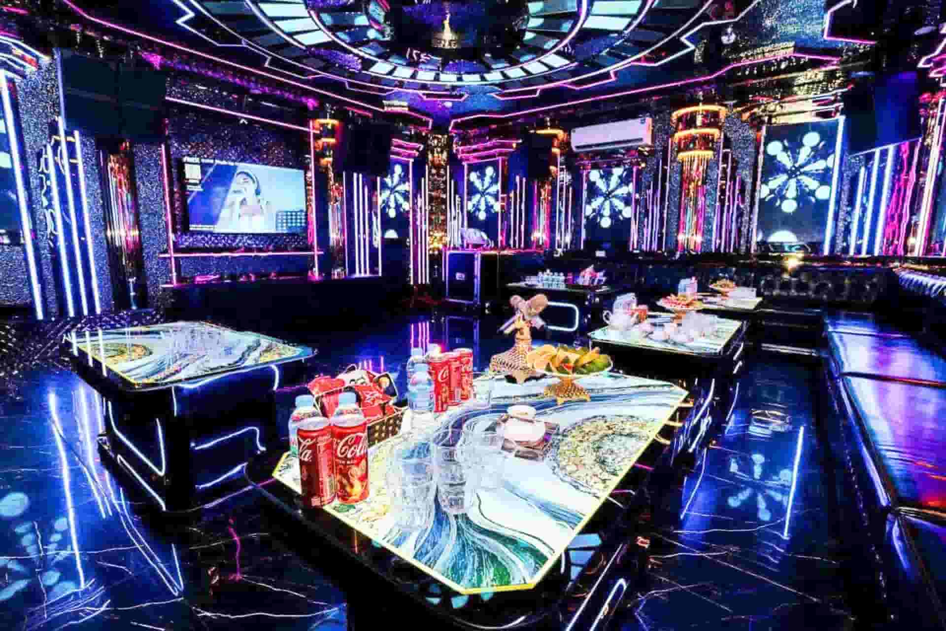 dịch vụ chỉn chu tại Karaoke Flamenco 16-18 Vũ Phạm Hàm