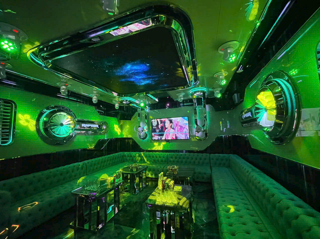 Phòng VIP trên 10 người